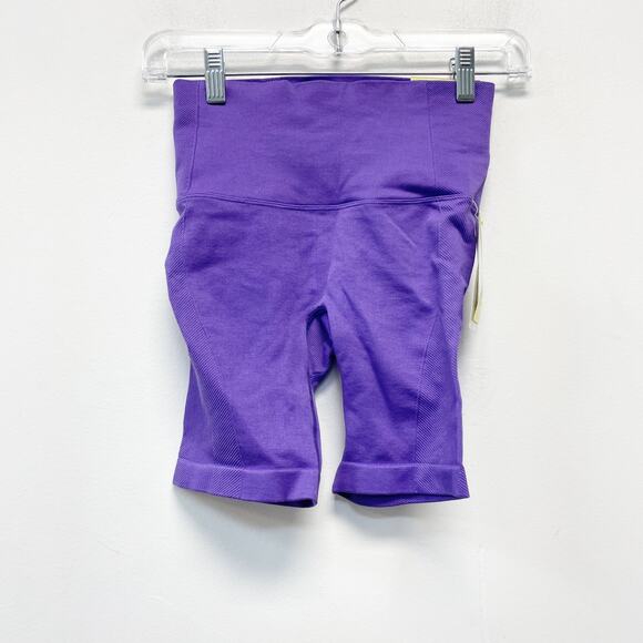All In Motion Women's Seamless High Rise Rib Bike Shorts 6" Purple Size Medium - Picture 2 of 5